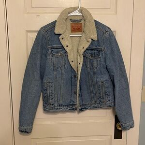 Levi’s Women’s shearling lined denim jacket